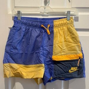 Nike Sportswear Icon Clash Women Shorts